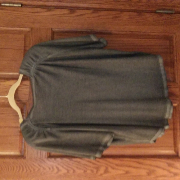 Basic Tee - Picture 3 of 3